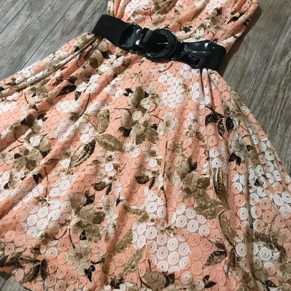 Dress - Picture 2 of 2